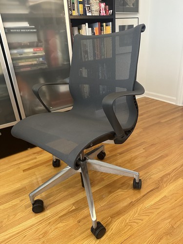 Herman miller setu chairs - 8,
